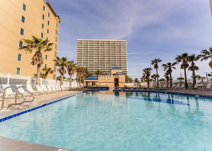 Apartment Crystal Tower 2 Bedroom, 2 Bathroom With Heated Indoor Pool, 2 Outdoor Pools, Access Gulf Shores