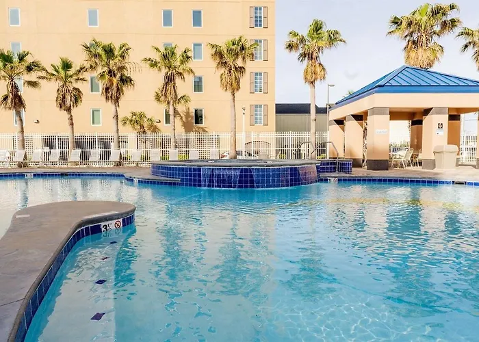 Crystal Tower 2 Bedroom, 2 Bathroom With Heated Indoor Pool, 2 Outdoor Pools, Access Apartment
